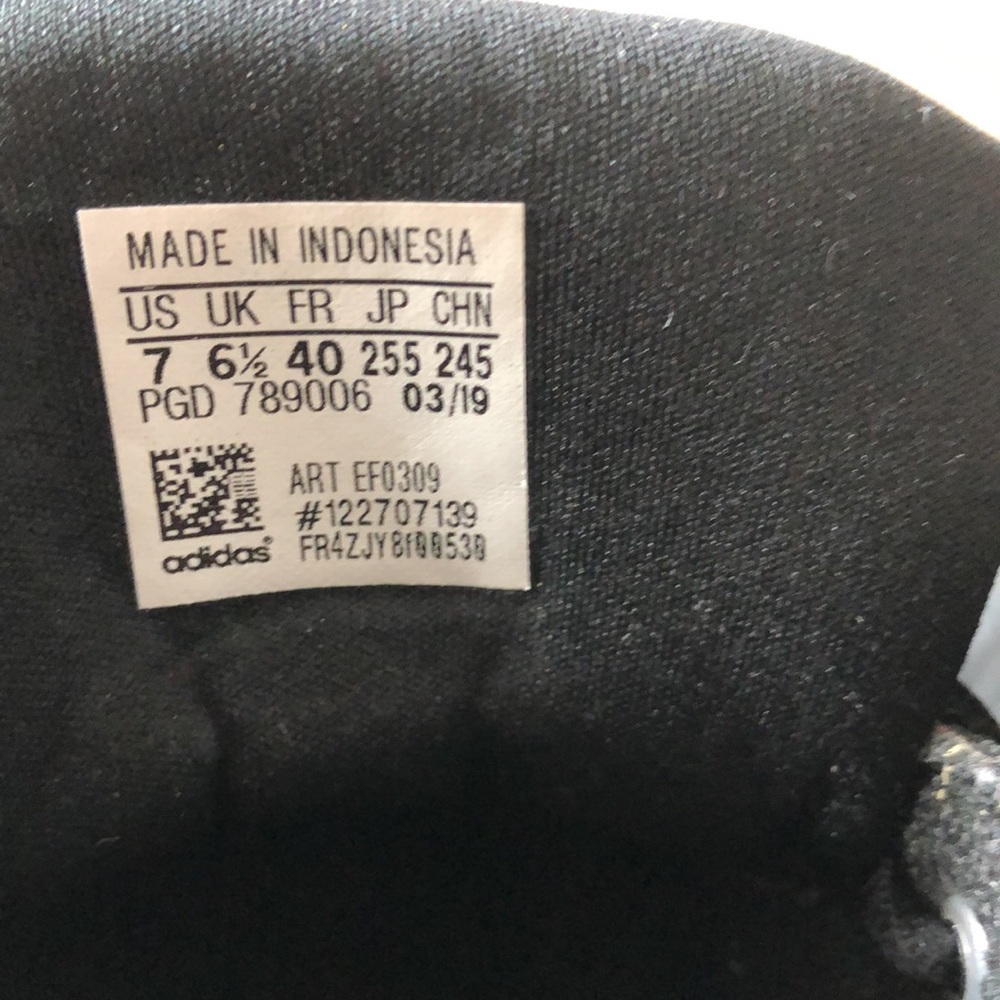 Adidas - Picture 3 of 5